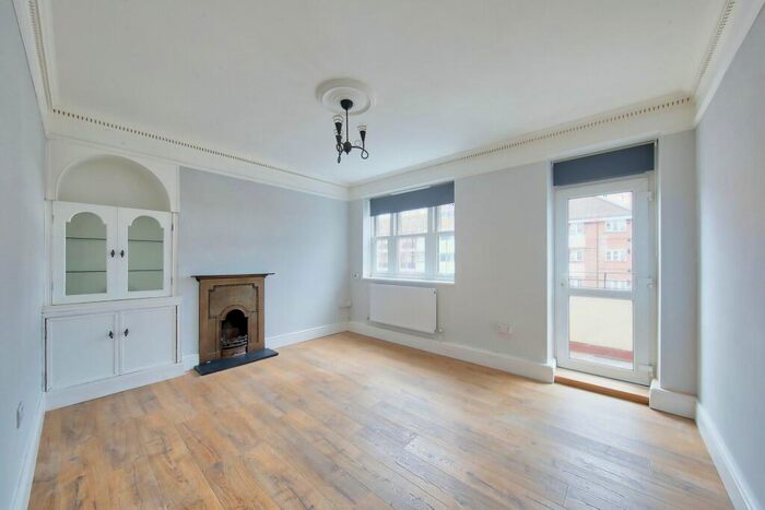 2 Bedroom Flat To Rent In Dungeness House, York Road, Battersea, SW11