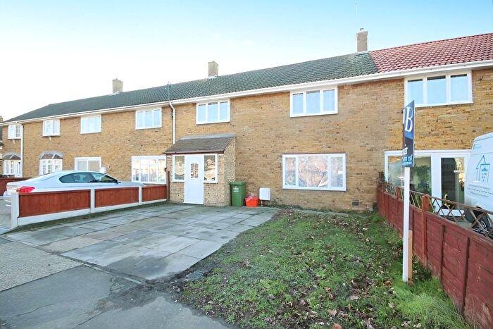 4 Bedroom Terraced House To Rent In Whitmore Way, Basildon, SS14