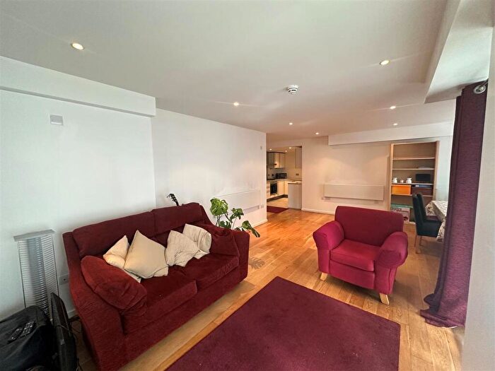 2 Bedroom Flat For Sale In Castlegate, Chester Road, M15