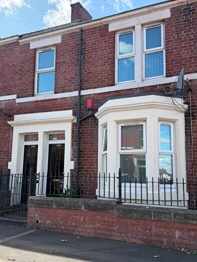 3 Bedroom Flat To Rent In Wingrove Gardens, Newcastle Upon Tyne, NE4