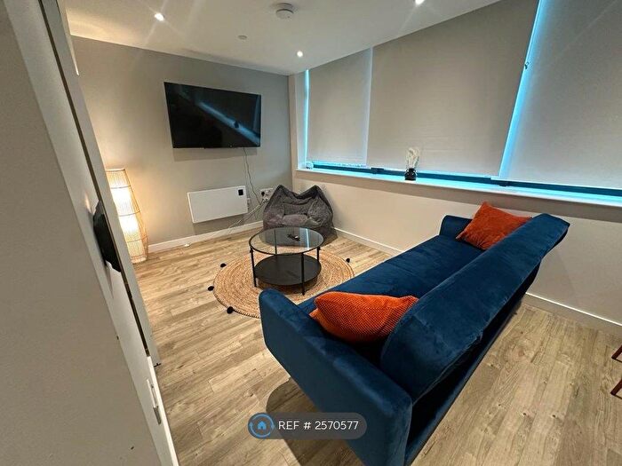 1 Bedroom Flat To Rent In Paragon, Manchester, M16