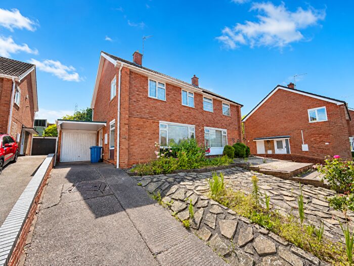 4 Bedroom Semi Detached House For Sale In Ashenhurst Road, Dudley, DY1