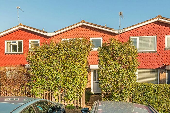 3 Bedroom Terraced House For Sale In Britannia Road, Surbiton, KT5