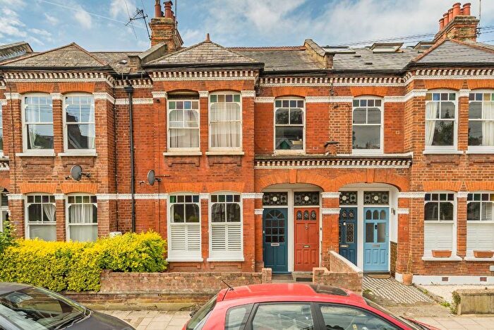 2 Bedroom Maisonette For Sale In Mantilla Road, Tooting, SW17