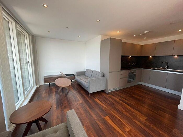 3 Bedroom Flat To Rent In Regent Road, Manchester, M3