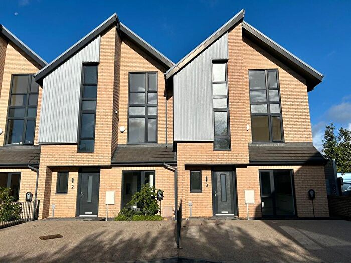 4 Bedroom Semi-Detached House For Sale In Aspen Close, Worsley, M28