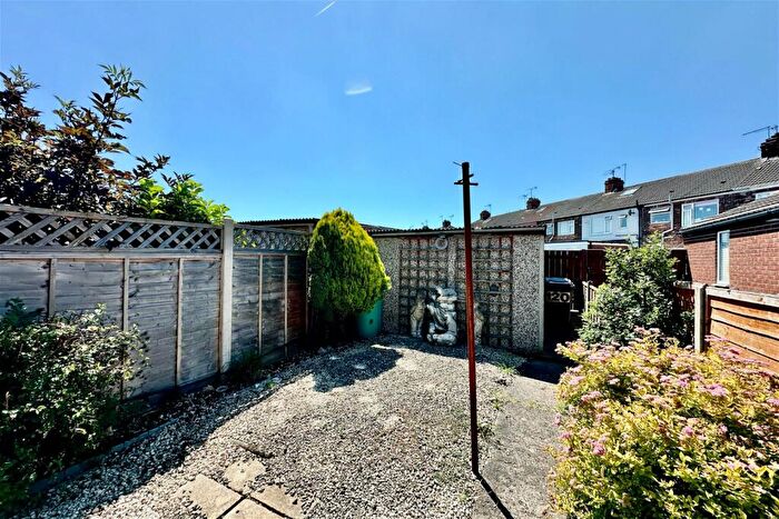 2 Bedroom Terraced House For Sale In Brooklands Road, Hull, HU5