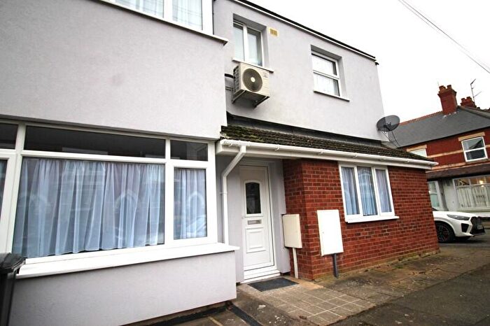 1 Bedroom Flat To Rent In Grove Road, Rushden, NN10