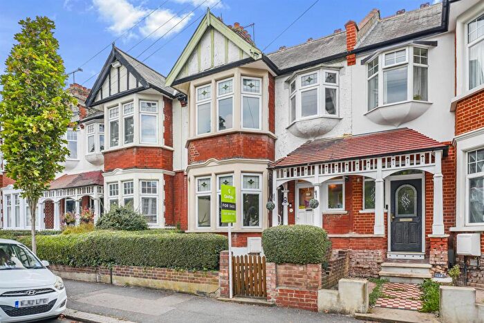 3 Bedroom Terraced House For Sale In Beech Hall Road, Highams Park, E4