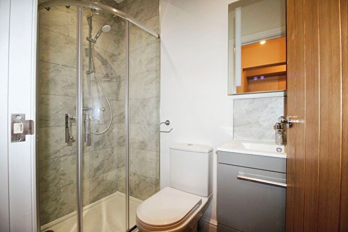 1 Bedroom Flat To Rent In Silver Street, Enfield, EN1