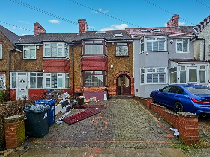 5 Bedroom Terraced House To Rent In Carr Road, Northolt, UB5