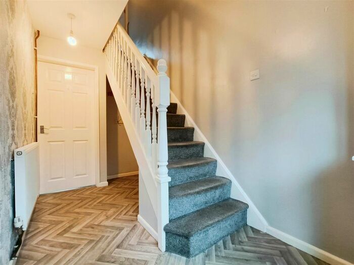 3 Bedroom Semi-Detached House To Rent In Egmanton Road, Meden Vale, Mansfield, NG20