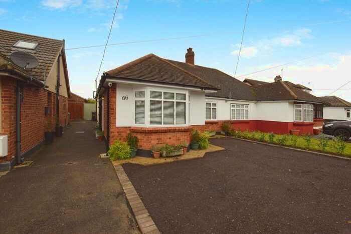 3 Bedroom Semi-Detached Bungalow To Rent In Cadogan Avenue, West Horndon, CM13