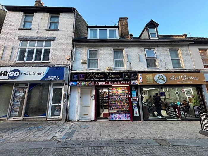 1 Bedroom Flat To Rent In Railway Street, Chatham, ME4