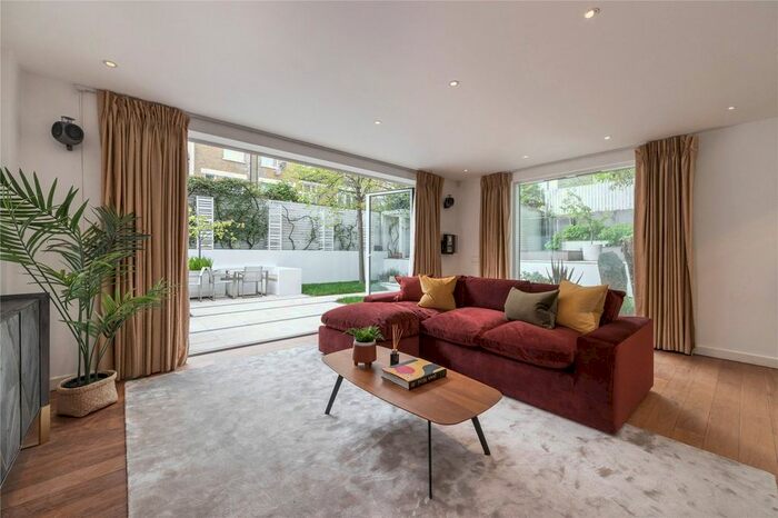 4 Bedroom Property To Rent In Melody Lane, Highbury, N5