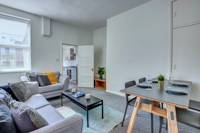 3 Bedroom Flat To Rent In Stratford Grove West, Newcastle Upon Tyne, NE6