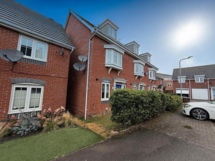 3 Bedroom Property To Rent In Rochester Road, NN18