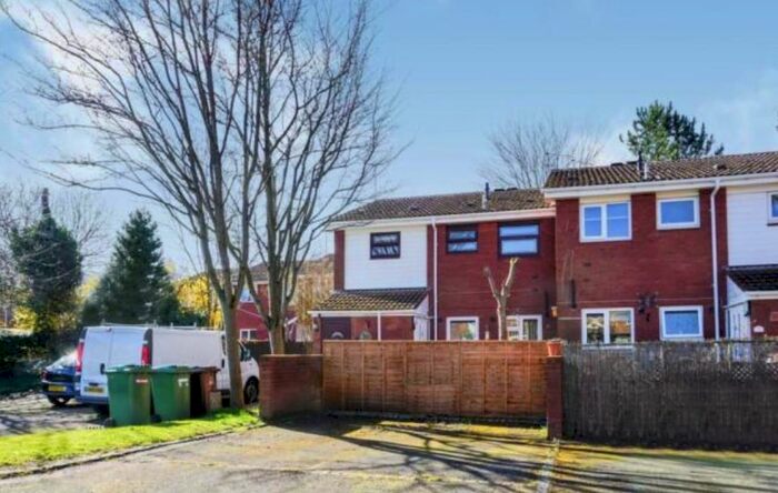 2 Bedroom Flat To Rent In Chaldon Close, Wolverhampton, WV9