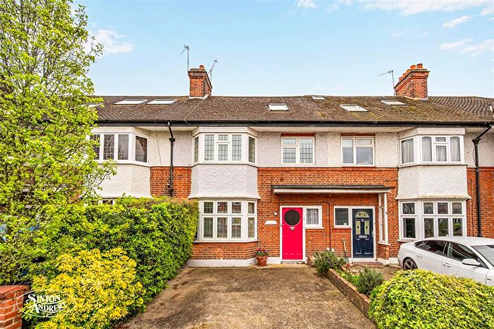 4 Bedroom Terraced House For Sale In Swyncombe Avenue, London, W5