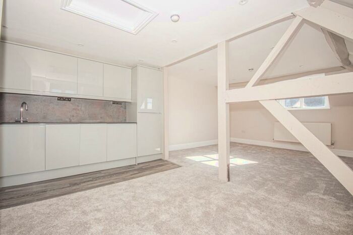 1 Bedroom Terraced House To Rent In High Street, Warwick, Warwickshire, CV34