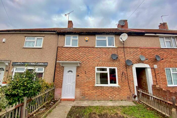 4 Bedroom Property To Rent In Mirador Crescent, Slough SL2