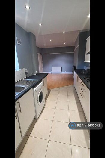 2 Bedroom Flat To Rent In Jesmond, Newcastle Upon Tyne, NE2