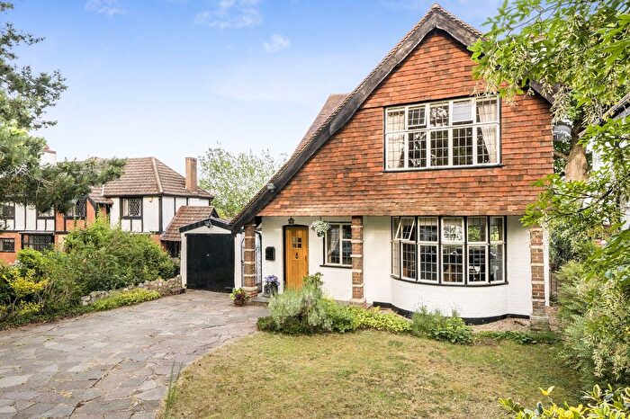 3 Bedroom Detached House For Sale In Wilmerhatch Lane, Epsom, KT18