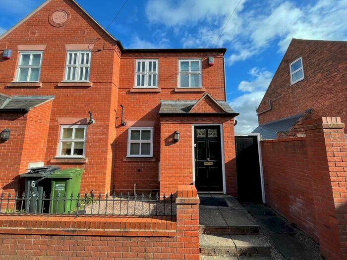 2 Bedroom House To Rent In Parkes Passage, Stourport-On-Severn, DY13