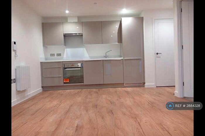 1 Bedroom Flat To Rent In Tamar House, Reading, RG1