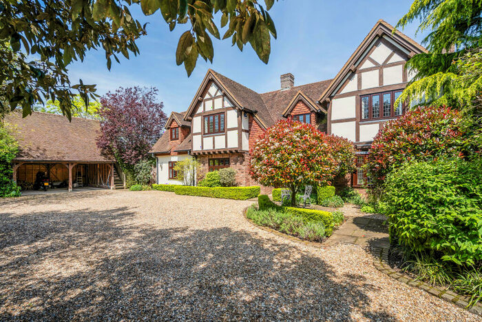 5 Bedroom Detached House For Sale In Chequers Hill, Flamstead, AL3