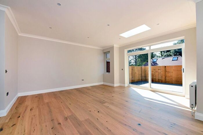 2 Bedroom Flat For Sale In York Road, Sutton, SM2