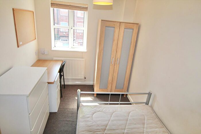 6 Bedroom Terraced House To Rent In Peveril Street, Nottingham, Nottinghamshire, NG7