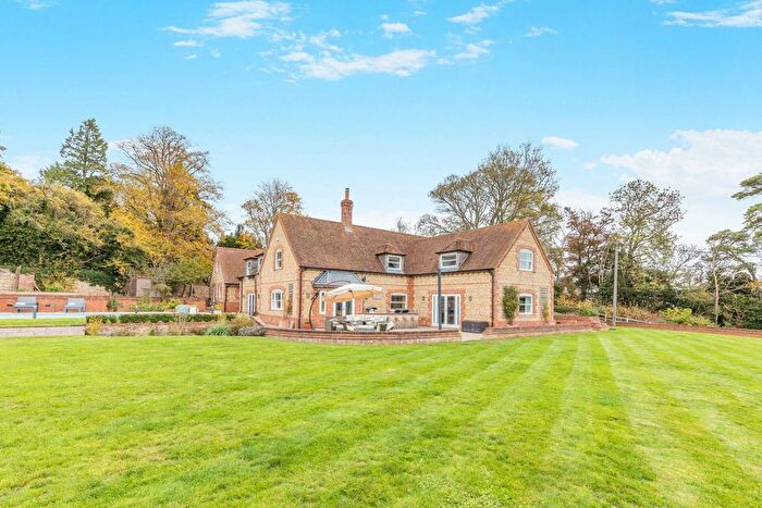 5 Bedroom Property For Sale In Kirkdene, Pitchcott, HP22