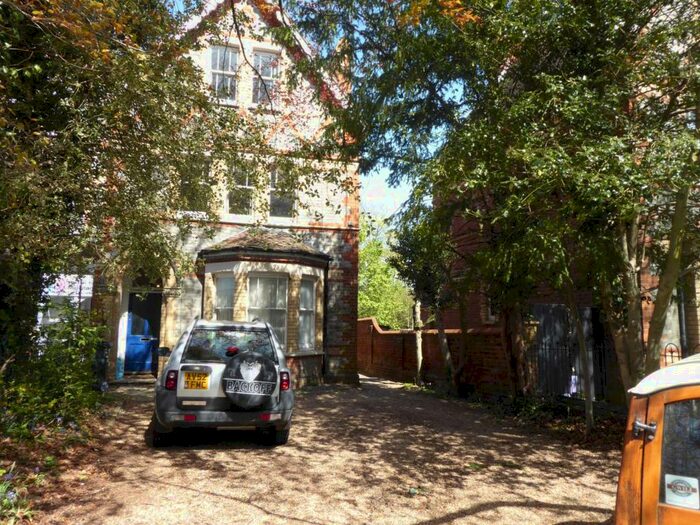 2 Bedroom Flat To Rent In Erleigh Road, Reading, RG1