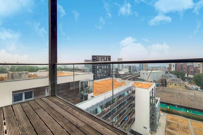 3 Bedroom Flat To Rent In Merryweather Place, Greenwich, London, SE10