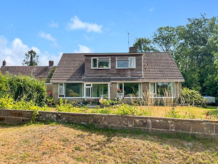 4 Bedroom Chalet For Sale In Upton Lovell, Warminster, BA12