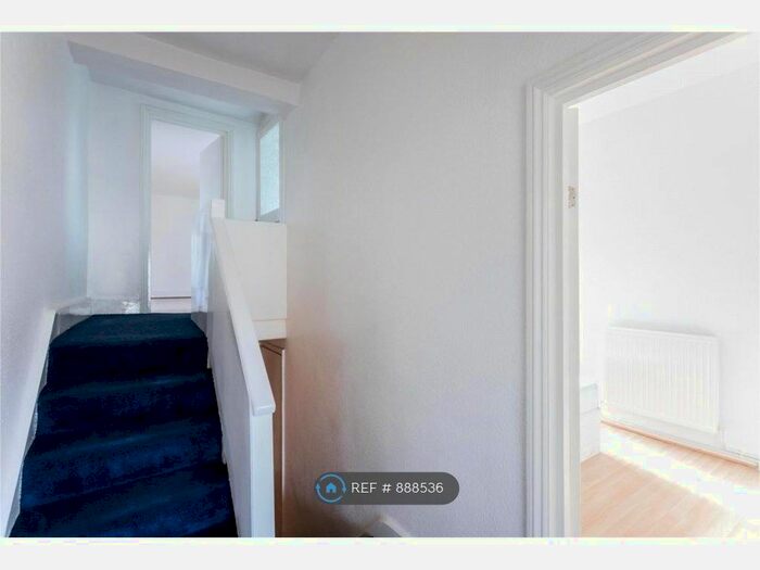 2 Bedroom Flat To Rent In Argyle Road, London N17