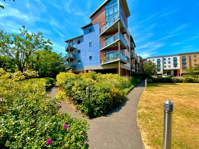 2 Bedroom Flat To Rent In Wallis Place, Hart Street, Maidstone, ME16