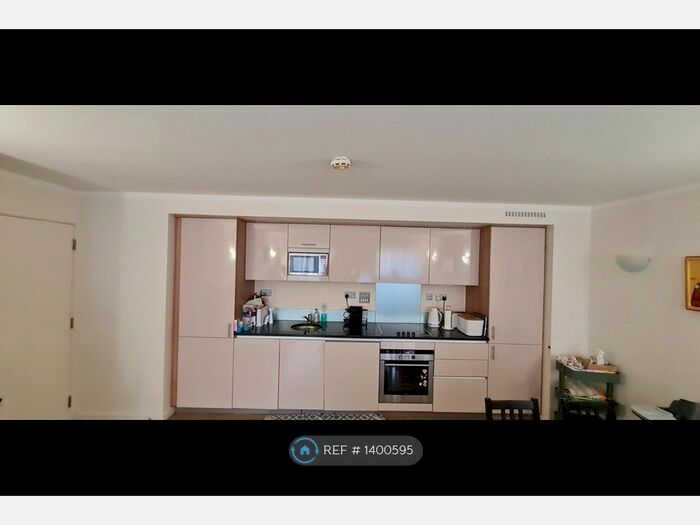 3 Bedroom Flat To Rent In John Harrison Way, London, SE10