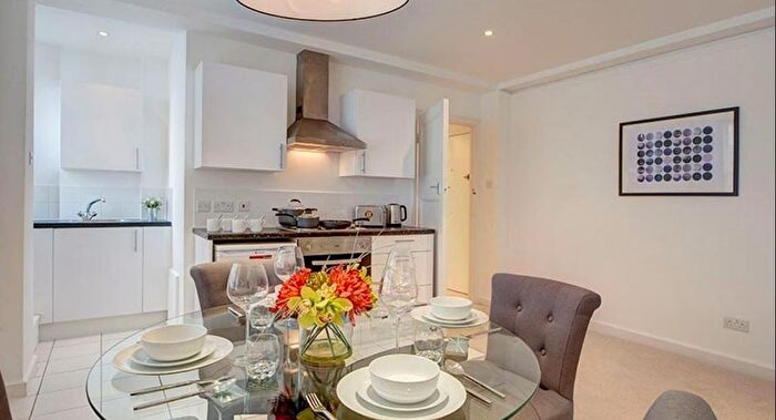 1 Bedroom Flat To Rent In Hill Street, London, W1J