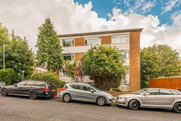 Studio For Sale In Wilbury Villas, Hove, BN3