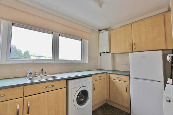 1 Bedroom Flat To Rent In Latham Square, Sheffield, S11