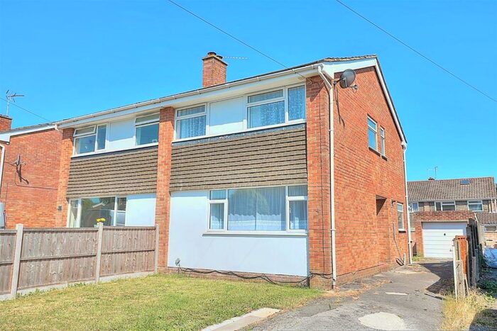 3 Bedroom Semi-Detached House To Rent In Ashley Gardens, Chandlers Ford, SO53