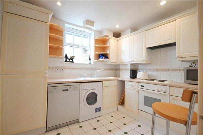 1 Bedroom Flat To Rent In Royal Tower Lodge, Cartwright Street, E1