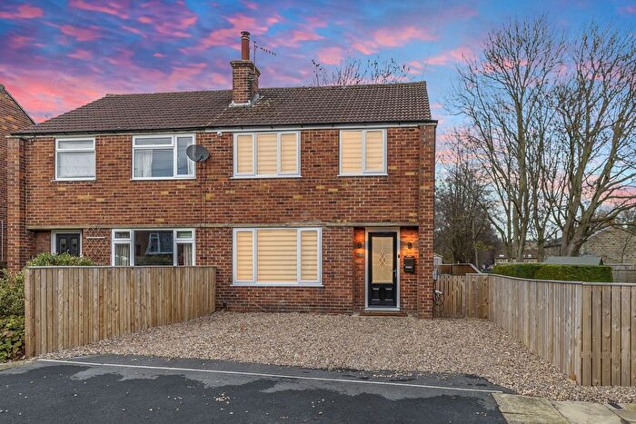 3 Bedroom Semi-Detached House For Sale In Norwood Close, Ilkley, LS29
