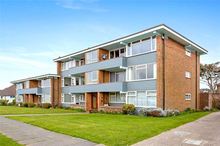 2 Bedroom Flat For Sale In Dolphin Way, Rustington, Littlehampton, West Sussex, BN16