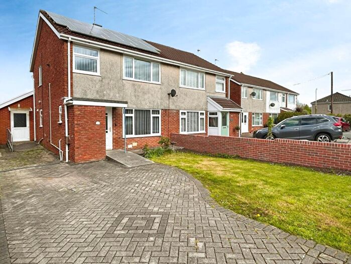 3 Bedroom Semi-Detached House For Sale In Woodland Avenue, Pencoed, CF35