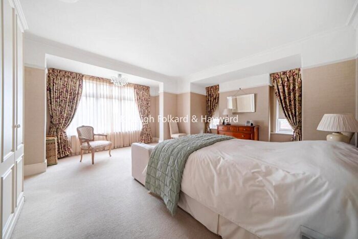 5 Bedroom Detached House For Sale In Rodway Road, Bromley, BR1