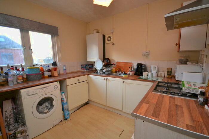 2 Bedroom Flat To Rent In Loughborough Road, West Bridgford, Nottingham, NG2