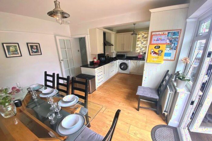 5 Bedroom Property To Rent In Oaks Road, Kenley, CR8